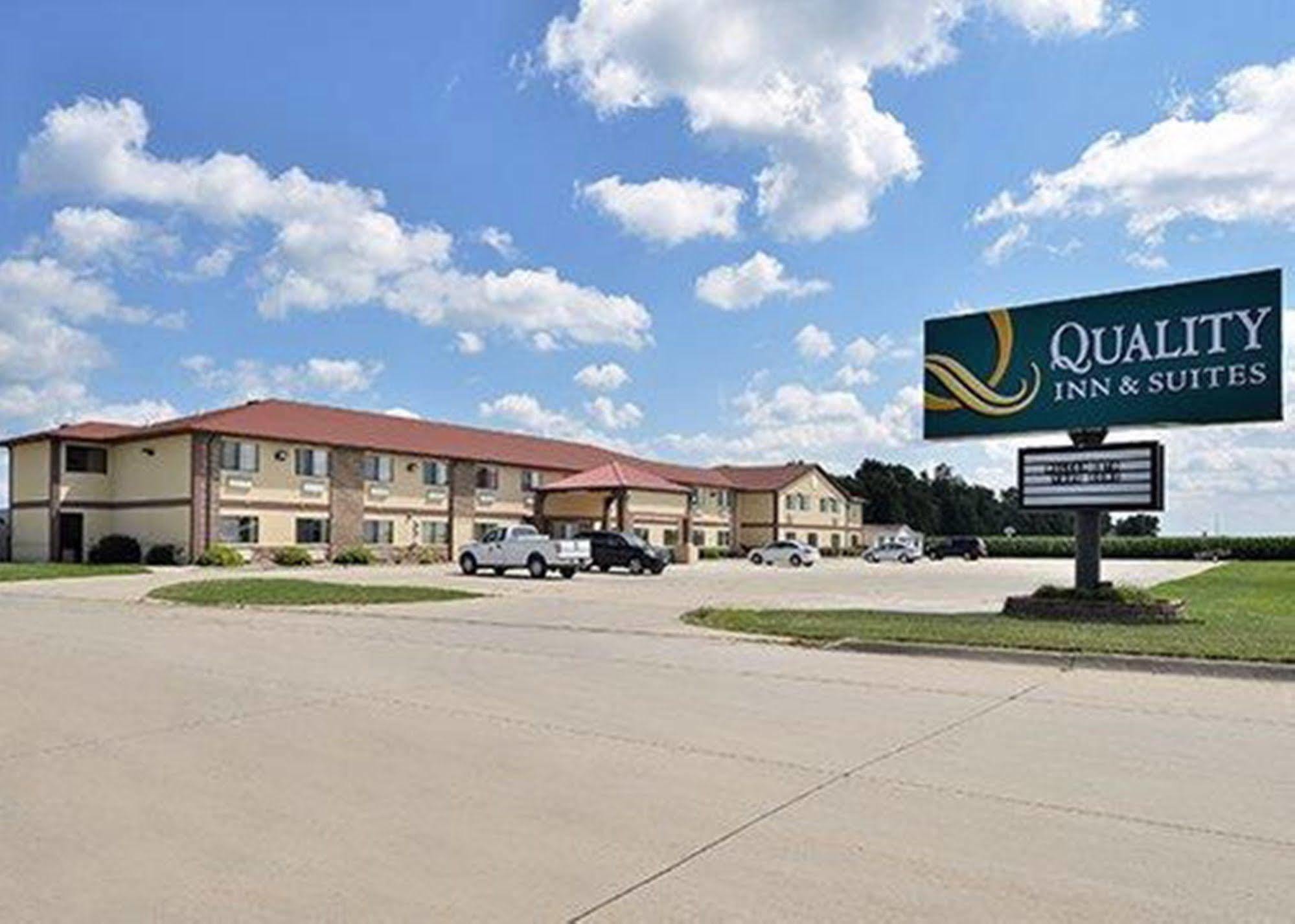 Quality Inn & Suites Grinnell Near University Exterior foto